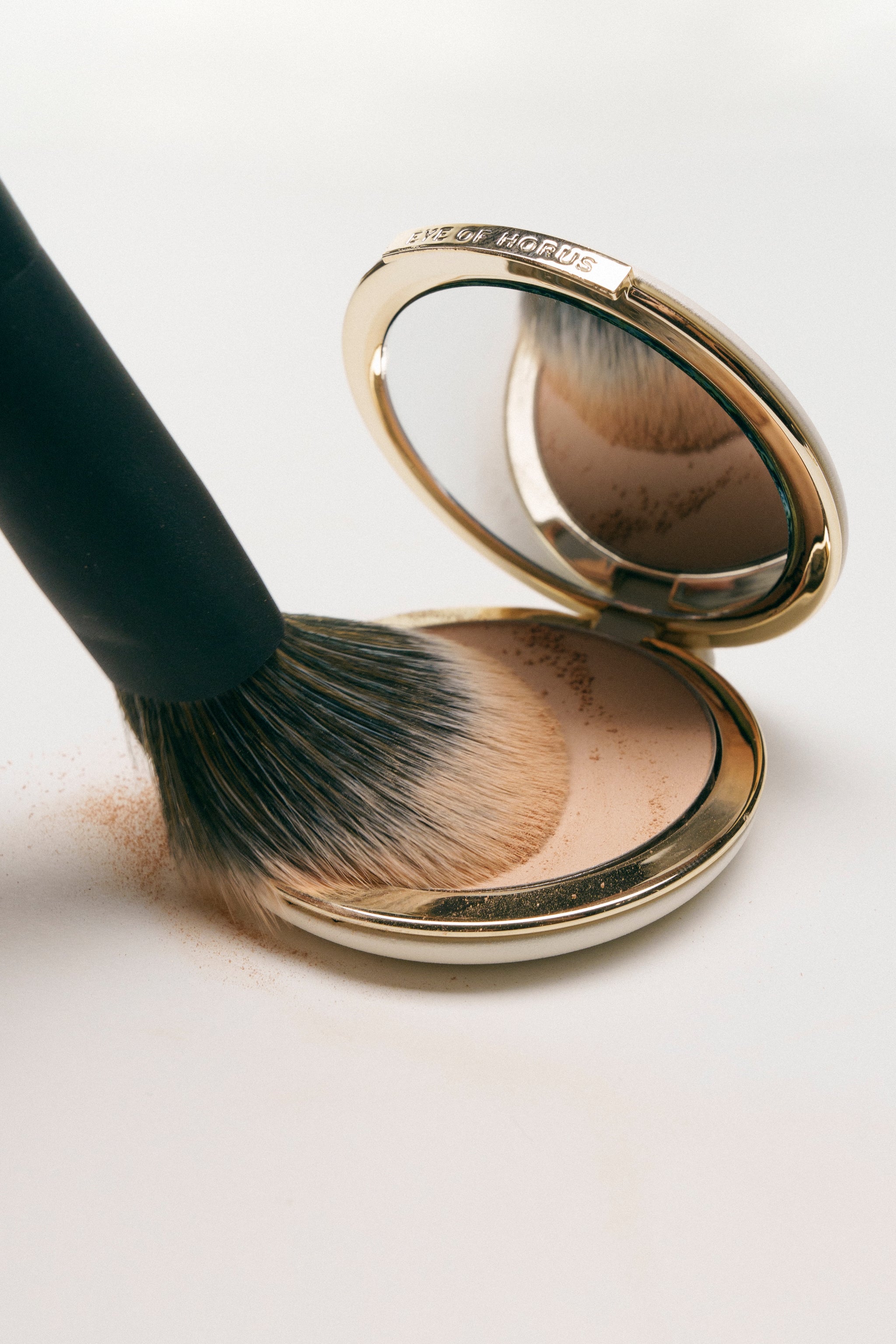 EYE OF HORUS Pressed Powder 輕盈絲滑礦物粉餅 [10g]